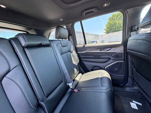 New 2026 Jeep Grand Cherokee Limited AWD/4WD image 22