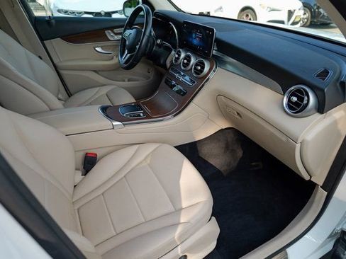 Used 2022 Mercedes-Benz GLC 300 GLC 300 image 33