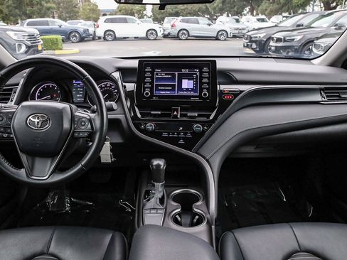 Used 2023 Toyota Camry SE image 12