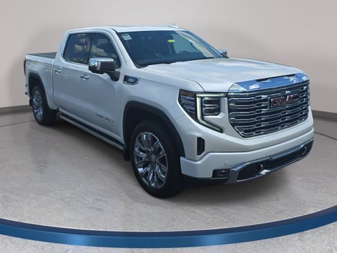 Used 2023 GMC Sierra 1500 Denali AWD/4WD image 3