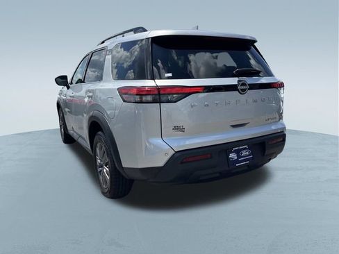 Used 2024 Nissan Pathfinder SV AWD/4WD image 6