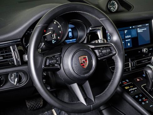 Certified 2025 Porsche Macan w/ Premium Package Plus AWD/4WD image 18
