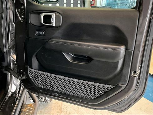 Used 2021 Jeep Wrangler Unlimited Sahara image 12