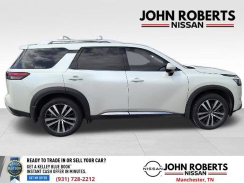Used 2024 Nissan Pathfinder Platinum w/ Cargo Package AWD/4WD image 10