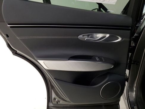 Used 2024 Genesis Electrified GV70 Advanced image 33