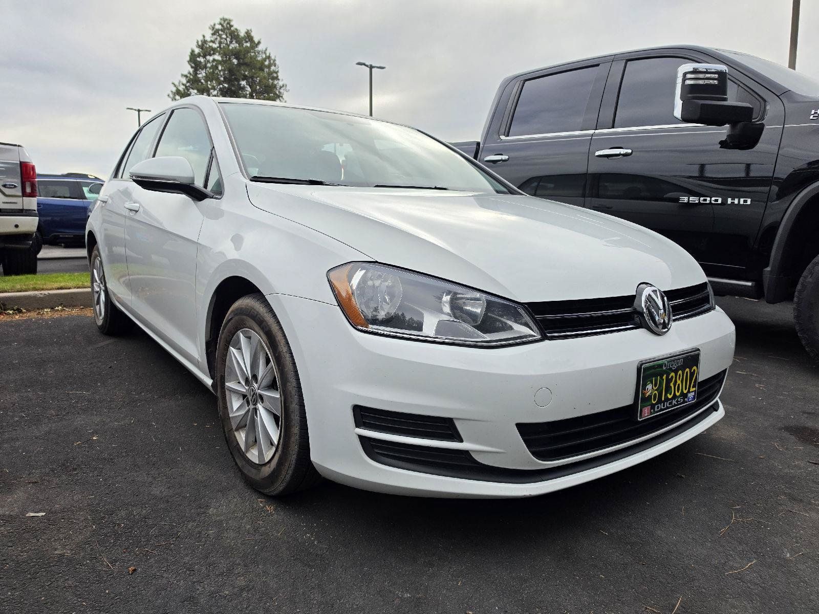 Used 2016 Volkswagen Golf S FWD image 4