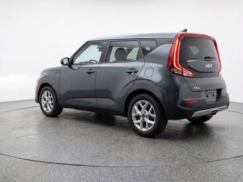 Used 2025 Kia Soul LX w/ LX Technology Package FWD image 6