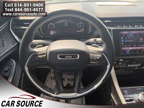 Used 2022 Jeep Grand Cherokee L Limited w/ Black Appearance Package AWD/4WD image 13