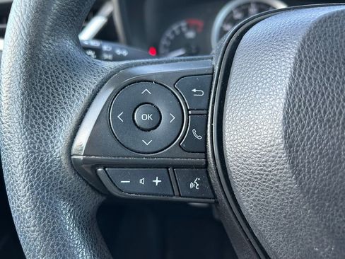 Used 2022 Toyota Corolla LE image 19