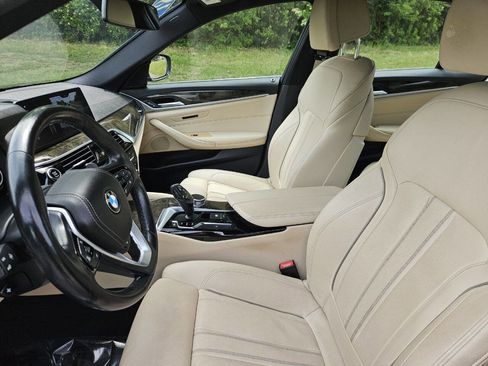 Used 2018 BMW 530i RWD image 11