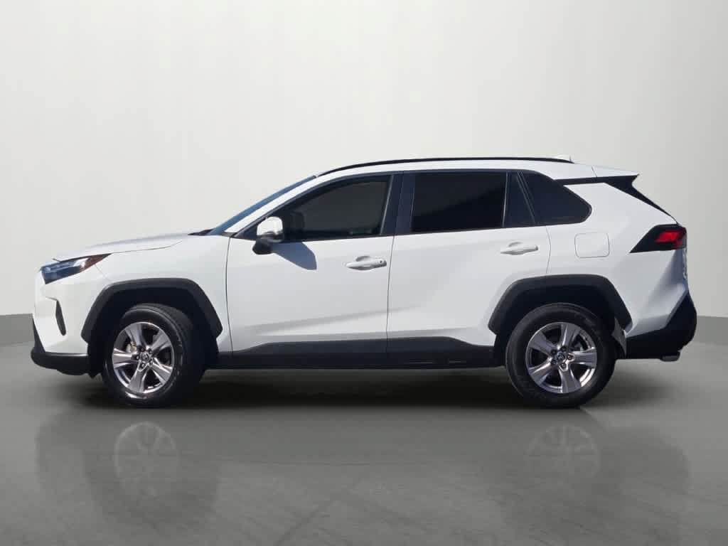 Used 2025 Toyota RAV4 XLE AWD/4WD image 3