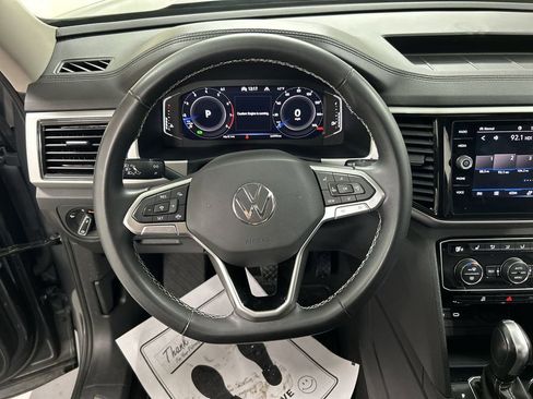 Used 2022 Volkswagen Atlas SE w/ Panoramic Sunroof Package image 4