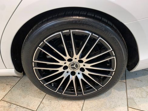 Used 2022 Mercedes-Benz C 300 4MATIC Sedan w/ Exclusive Trim Package image 10