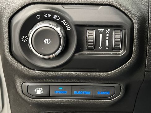 Used 2022 Jeep Wrangler Unlimited Sahara w/ Cold Weather Group image 40