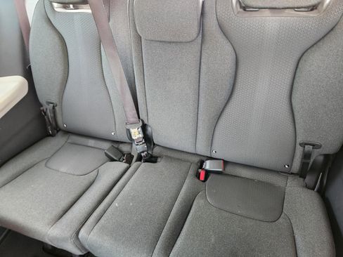 Used 2023 Kia Carnival LX FWD image 28