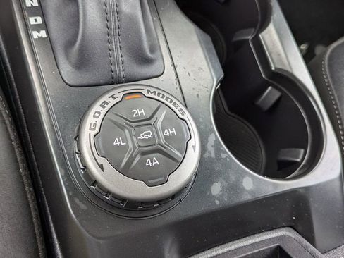 Used 2025 Ford Bronco Badlands AWD/4WD image 16