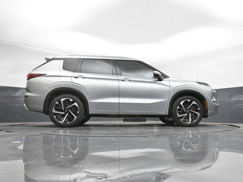 Used 2023 Mitsubishi Outlander SEL image 47
