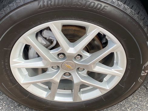 Used 2023 Chevrolet Equinox LT w/ Driver Convenience Package image 26