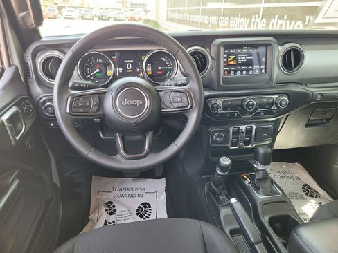 Used 2023 Jeep Wrangler Unlimited AWD/4WD image 21
