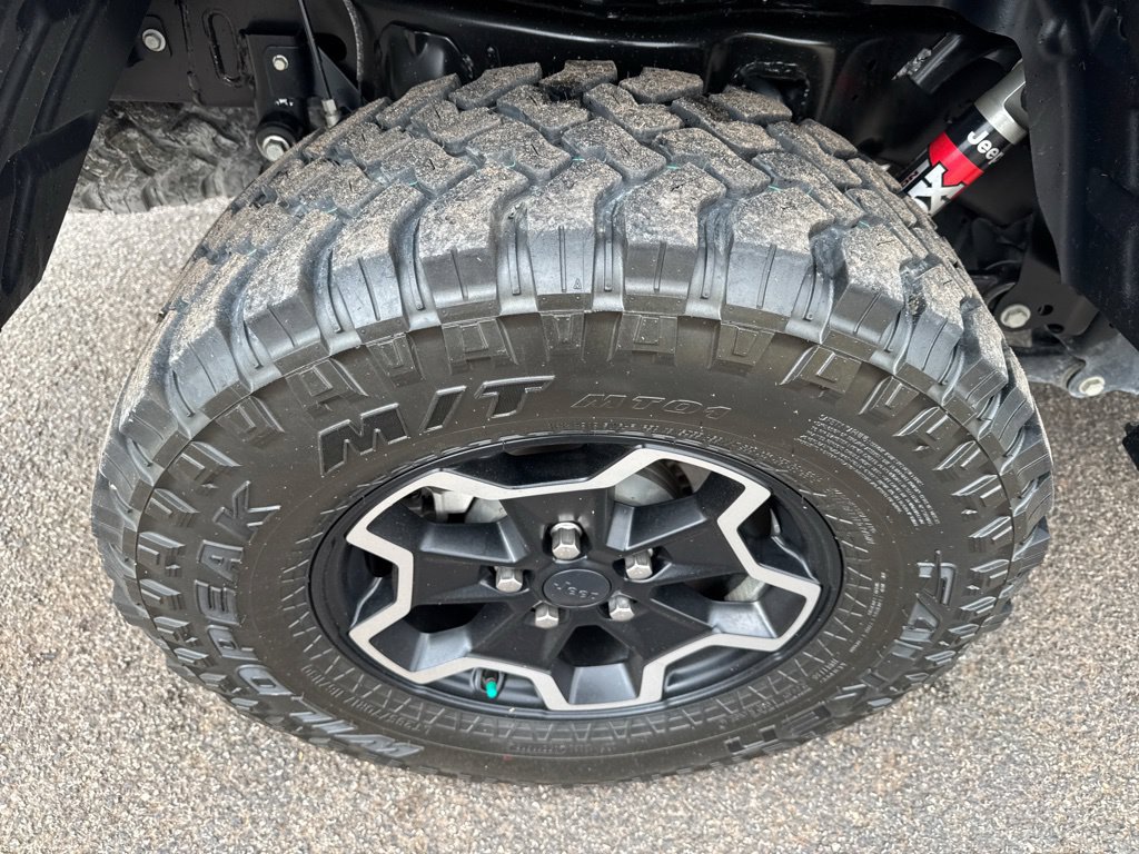 Used 2020 Jeep Gladiator Rubicon w/ Dual Top Group AWD/4WD image 43