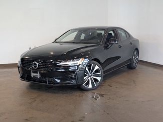 Used 2022 Volvo S60 B5 Inscription video 1