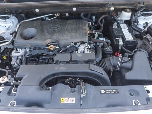 Used 2021 Toyota RAV4 LE FWD image 27