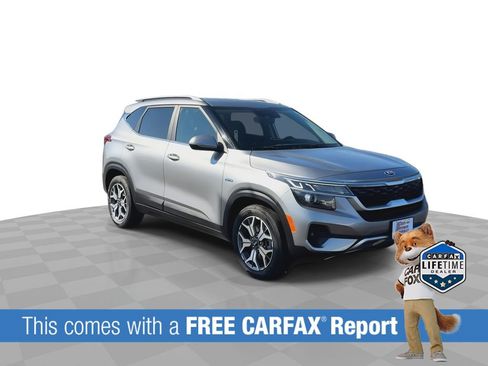 Used 2021 Kia Seltos EX image 2