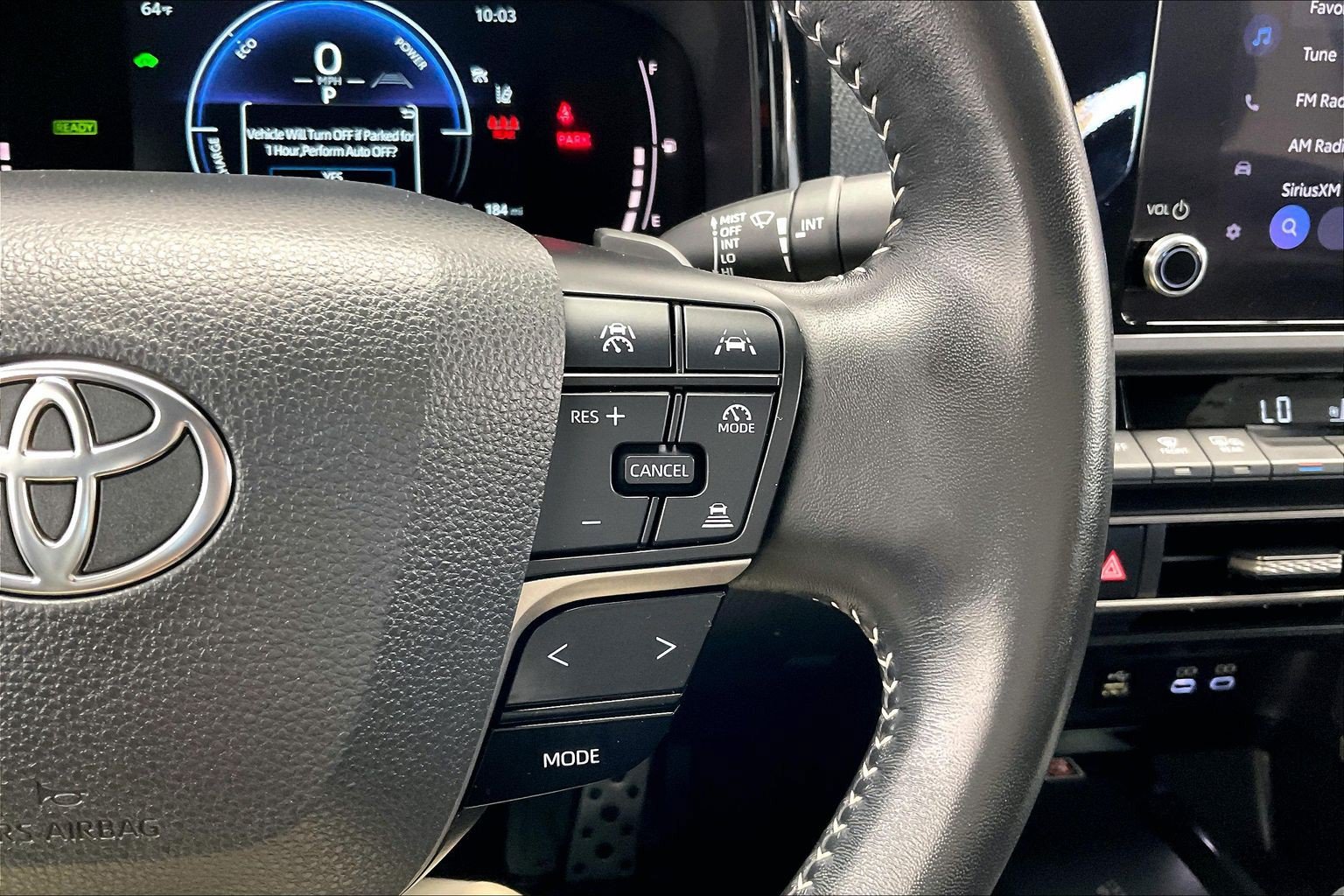Used 2025 Toyota Camry SE FWD image 22