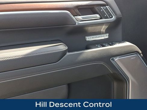 Used 2024 GMC Sierra 1500 Denali w/ Technology Package AWD/4WD image 23