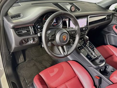Certified 2026 Porsche Macan Turbo AWD/4WD image 4