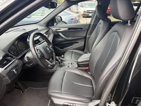 Used 2022 BMW X1 xDrive28i w/ Convenience Package AWD/4WD image 9