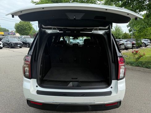 Used 2024 Chevrolet Suburban LT w/ LT Signature Plus Package AWD/4WD image 10