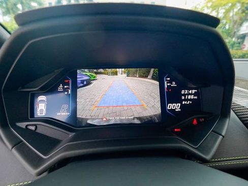 Used 2021 Lamborghini Huracan EVO RWD image 72
