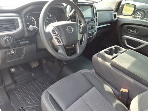 Used 2021 Nissan Titan SV AWD/4WD image 12