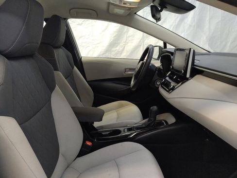 Used 2021 Toyota Corolla LE image 21