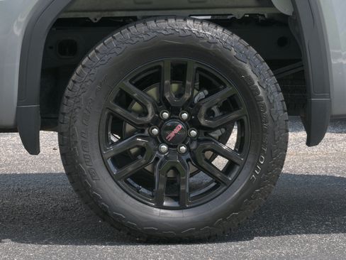 Used 2023 GMC Sierra 1500 SLE AWD/4WD image 32