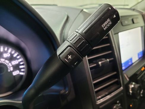 Used 2020 Ford F150 XLT image 38