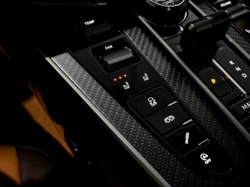 Used 2025 Aston Martin Vanquish V12 image 14