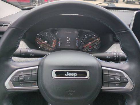 Used 2022 Jeep Compass Latitude w/ Convenience Group AWD/4WD image 30