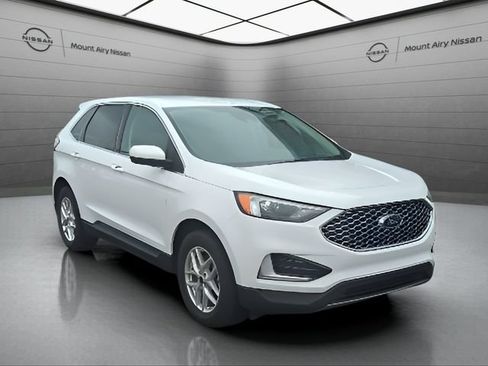 Used 2024 Ford Edge SEL AWD/4WD image 2
