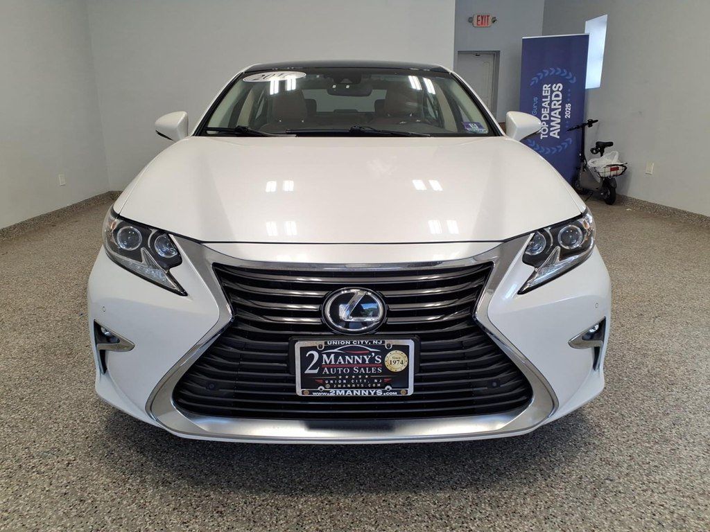 Used 2016 Lexus ES 350 w/ Luxury Package w/Wood Trim FWD image 2