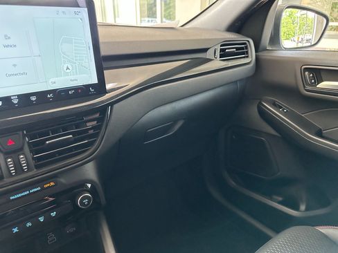 Used 2025 Ford Escape ST-Line w/ Tech Pack #1 FWD image 33