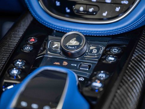 Used 2024 Aston Martin DBX 707 image 34