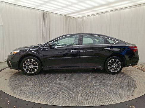 Certified 2017 Toyota Avalon XLE Premium image 5