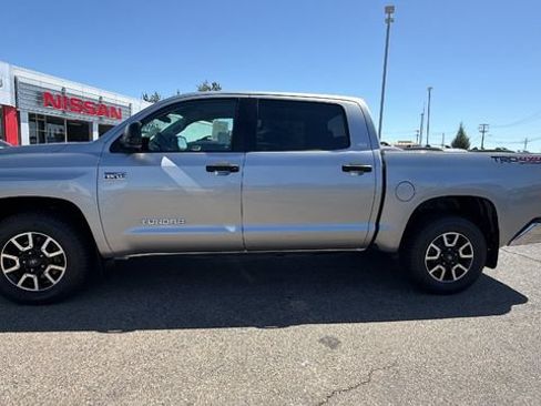 Used 2018 Toyota Tundra SR5 w/ TRD Off Road Package AWD/4WD image 7
