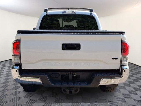 Used 2020 Toyota Tacoma TRD Off-Road AWD/4WD image 5