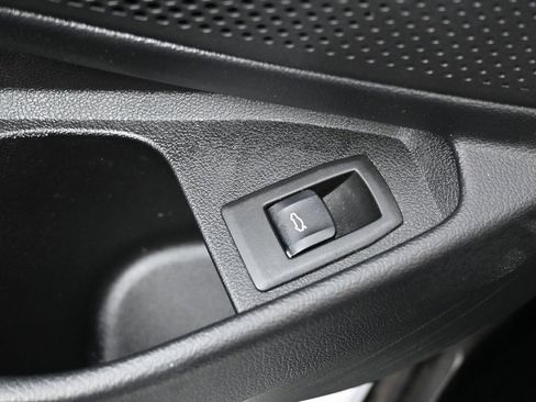 Used 2023 BMW 330i xDrive Sedan w/ Premium Package image 24