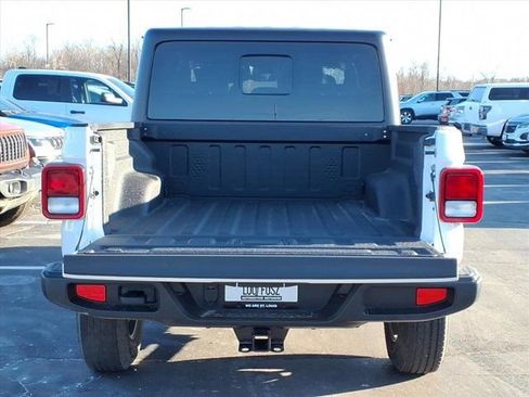 New 2026 Jeep Gladiator Sport image 18