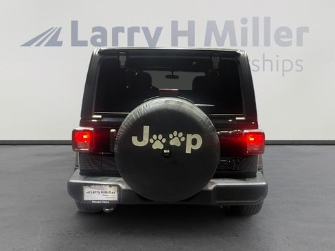 Used 2023 Jeep Wrangler Sport S image 4