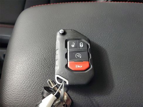 Used 2025 Jeep Wrangler Unlimited Rubicon image 28